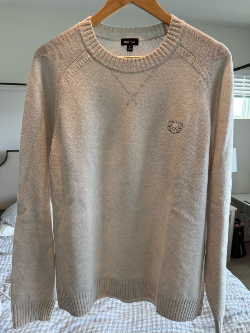 Uniqlo x Kaws sweater